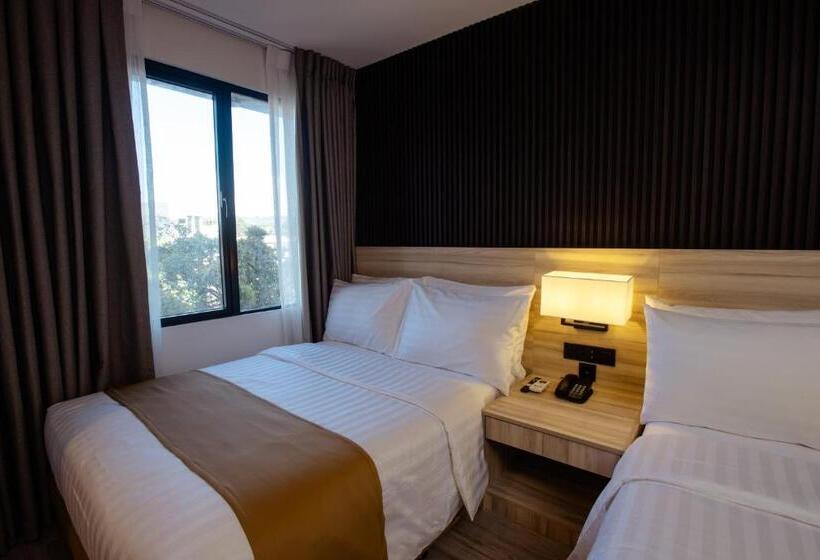 Номер Deluxe, Hamersons Hotel Cdo