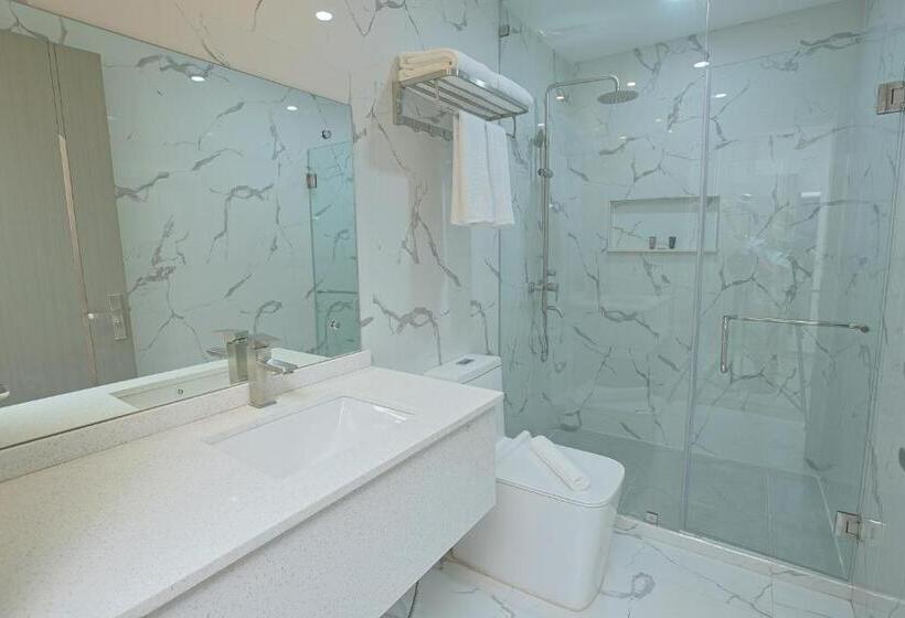 Номер Deluxe с Балконом, Hamersons Hotel Cdo