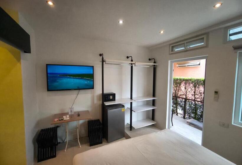 חדר סטנדרט עם מרפסת, Blue Haven Bay Villa And Resort Apartments