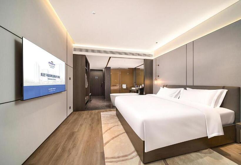 اتاق لوکس با تخت بزرگ, Howard Johnson Royal Hotel Shenzhen