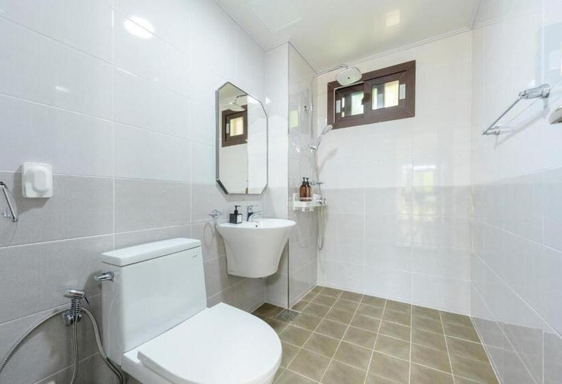 Номер Стандарт, Jeju Aewol Hongsland Pension
