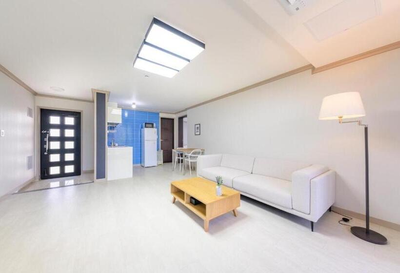 Номер Стандарт, Jeju Aewol Hongsland Pension