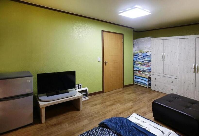 Семейный Номер, Yeongduk Blue Beach Pension