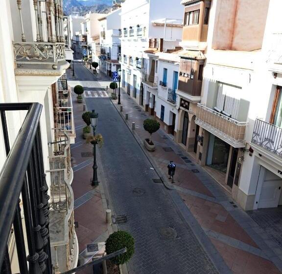 اتاق استاندارد سه نفره, Hostal Montys