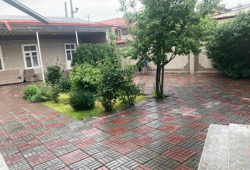 اتاق استاندارد سه تخته با چشم‌انداز باغ, Hostel Old Street