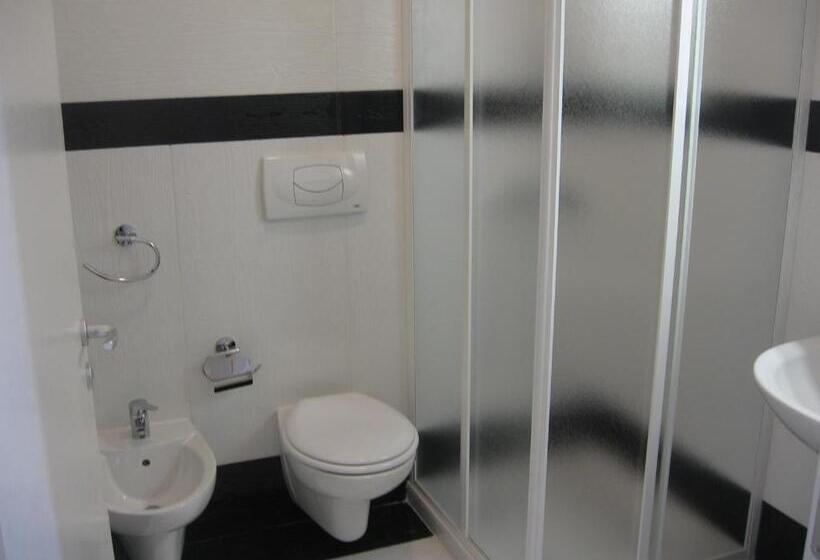 Апартаменты 2 Спальни, Euroitalia Apartments
