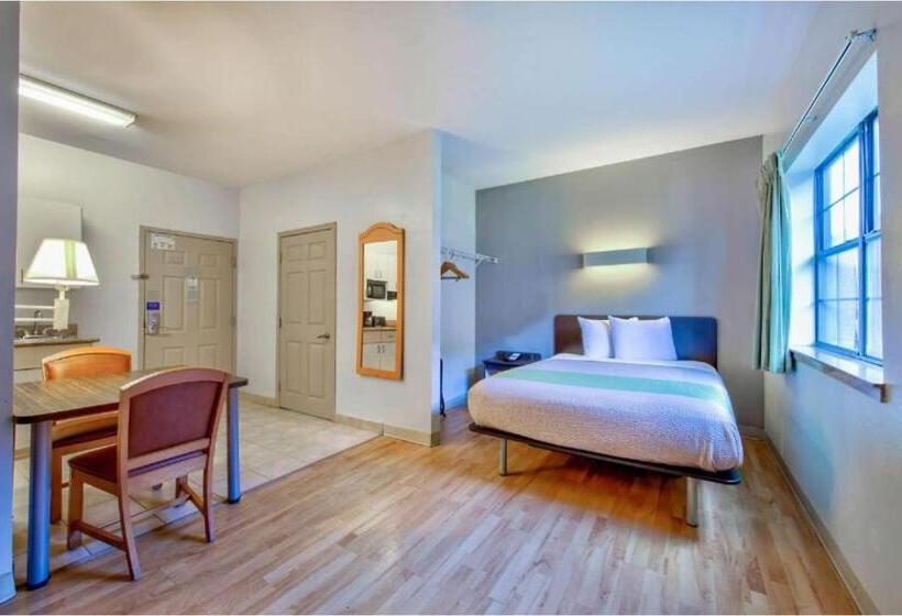 장애인을 위한 퀸사이즈 스탠다드 룸, Oyo Townhouse Beaumont Medical Center Area