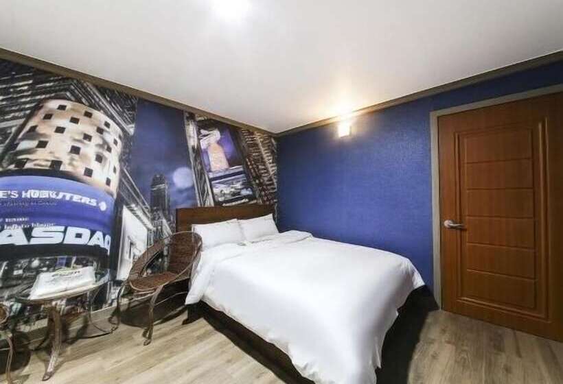 اتاق استاندارد, Happy Q Motel