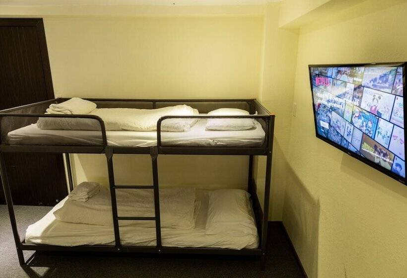 Economy Quadruple Room, Powder Temple
