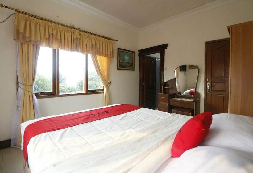 Номер Deluxe, Capital O Hotel Andalus Cibogo Puncak