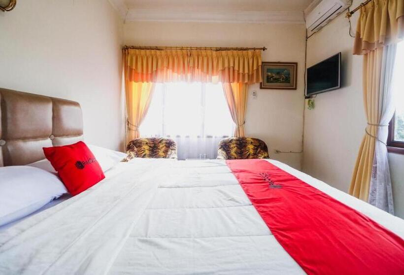 Номер Deluxe, Capital O Hotel Andalus Cibogo Puncak