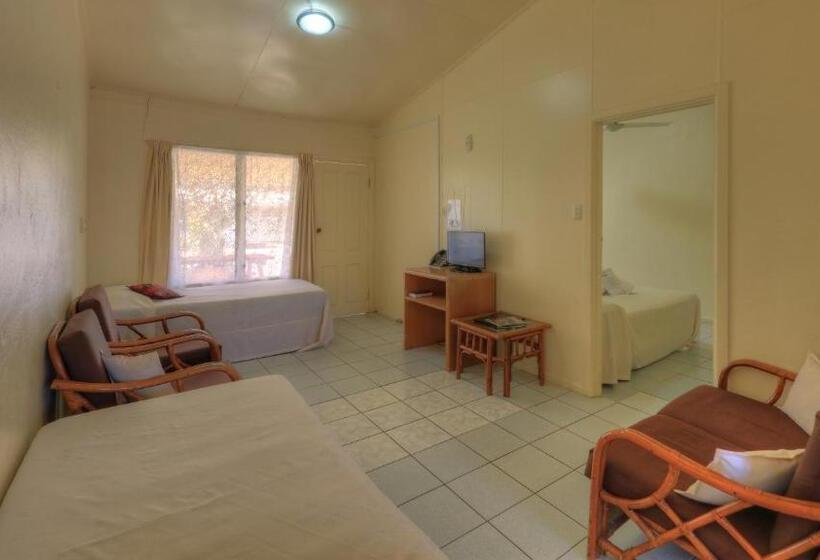 اتاق خانوادگی با چشم‌انداز باغ, Kiikii Inn & Suites