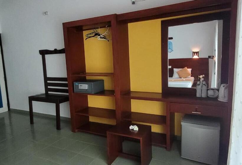 غرفة ديلوكس مطلّة علي البحر مزوَّدة بشُرفة, Janus Paradise Rest