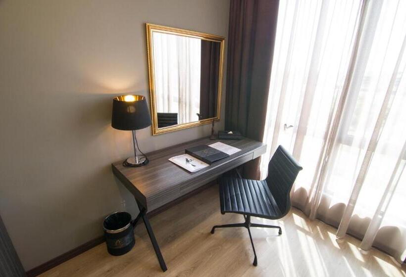 Президентский Люкс, Goldenbay