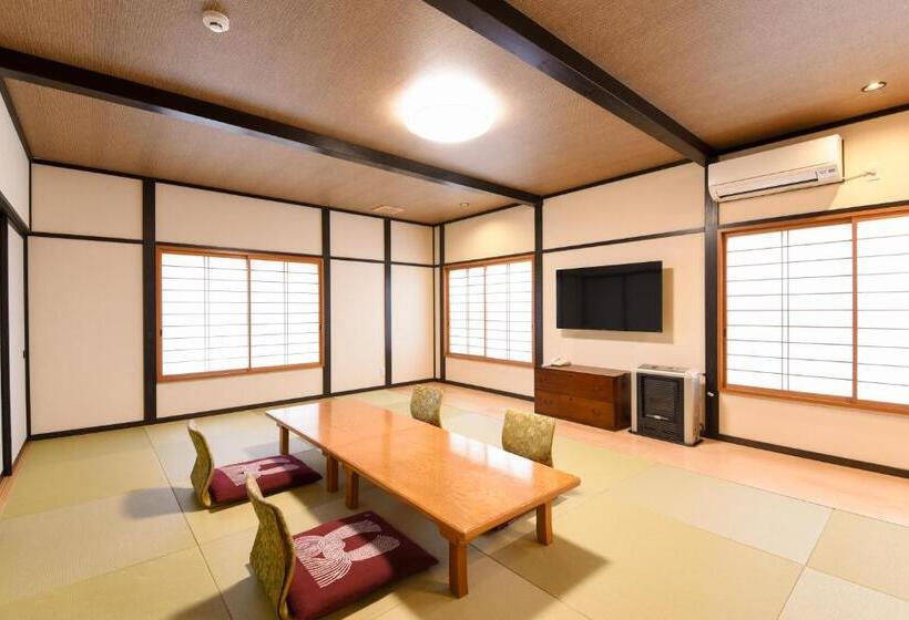 Quarto Familiar Deluxe, Shinseikan