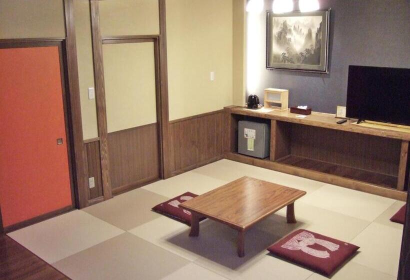 Quarto Familiar Deluxe, Shinseikan