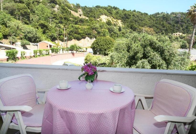 Студио Стандарт с Видом, Glyfada Gorgona Apartments