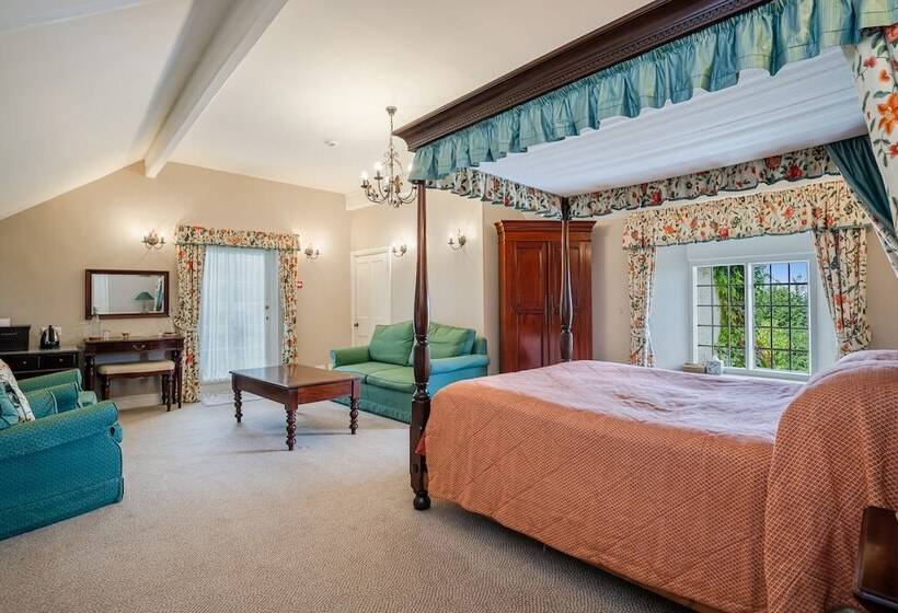 Номер Superior, Castle Of Comfort Hotel & Restaurant
