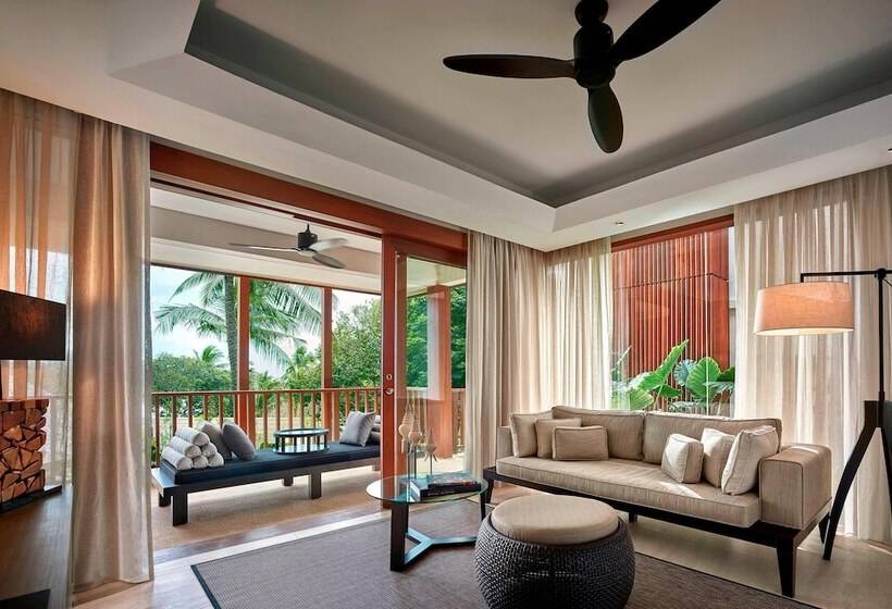 Люкс с Террасой, The Ritz Carlton Koh Samui