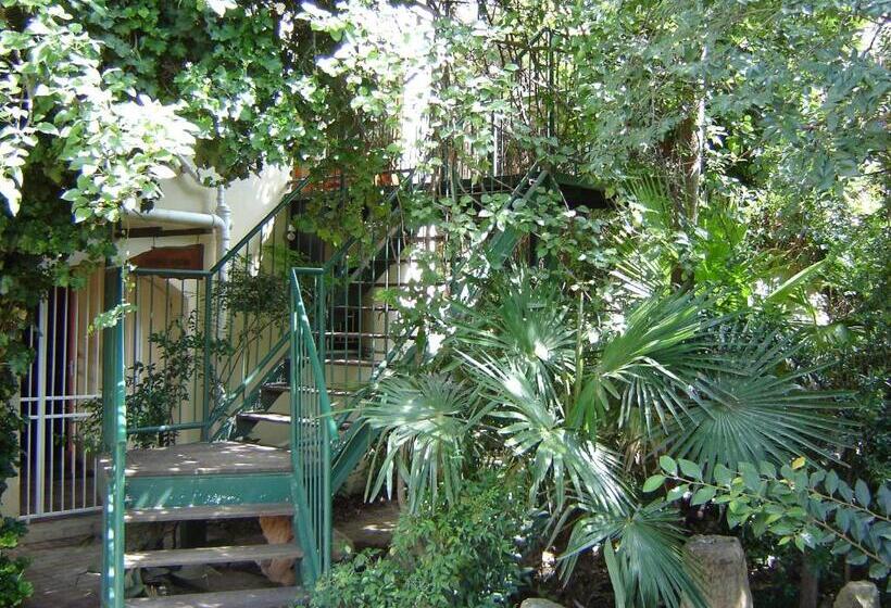 Номер Deluxe с Балконом, Ladybrand Guest House