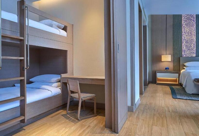 Family Suite, Renaissance Pattaya Resort & Spa