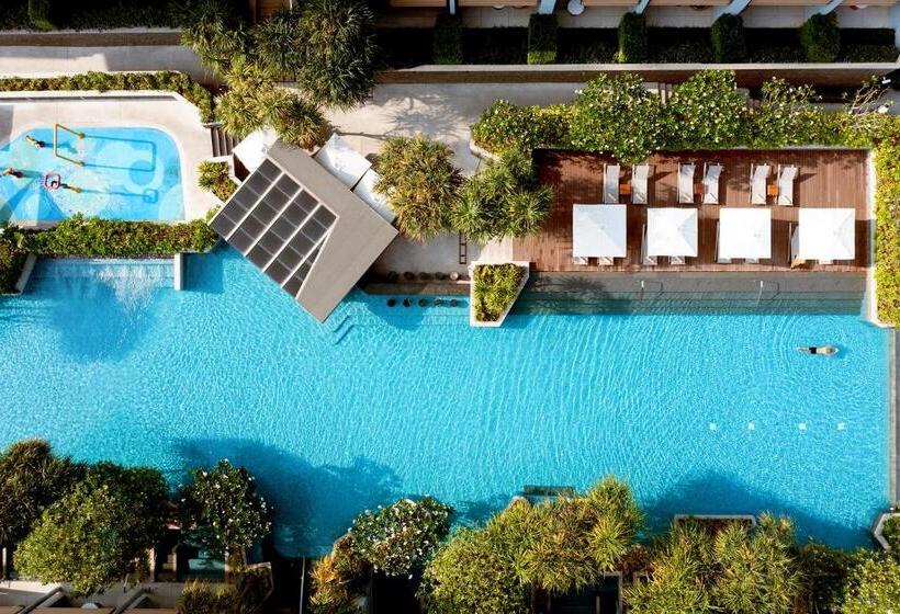 Номер Стандарт Вид на Бассейн, Renaissance Pattaya Resort & Spa