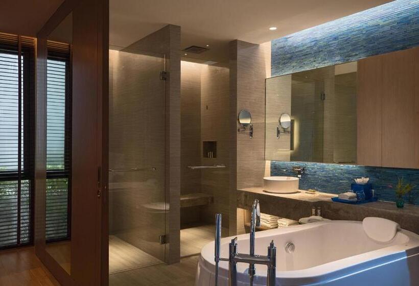 Вилла 2 Спальни Вид на Море, Renaissance Pattaya Resort & Spa