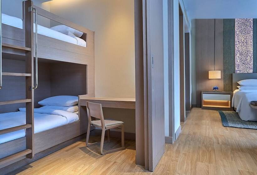 Family Suite, Renaissance Pattaya Resort & Spa