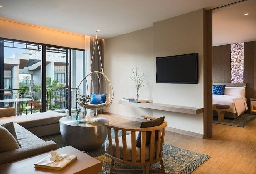 Люкс Вид на Море, Renaissance Pattaya Resort & Spa