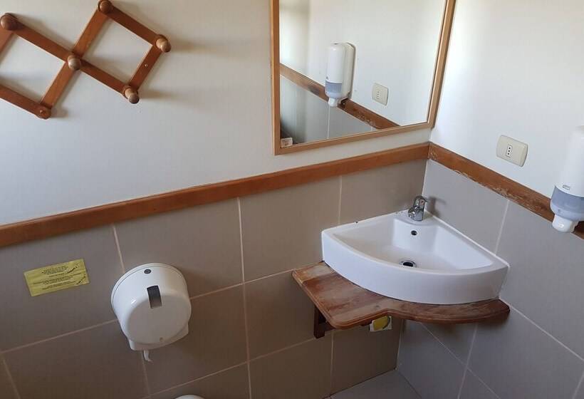 اتاق استاندارد با سرویس بهداشتی مشترک, Hostal Compass Del Sur