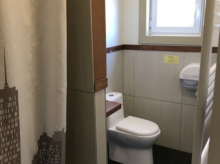 اتاق استاندارد با سرویس بهداشتی مشترک, Hostal Compass Del Sur