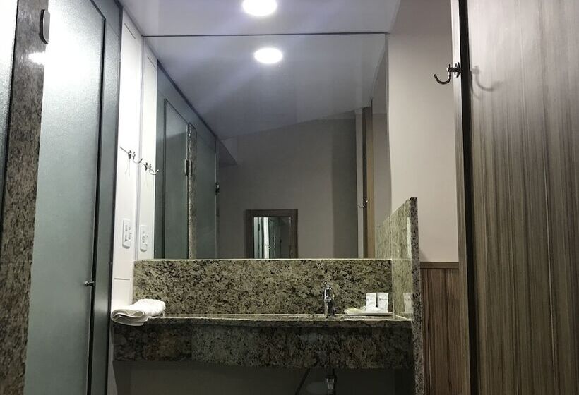 غرفة قياسية ثلاثية, Dan Inn Campos Do Jordao