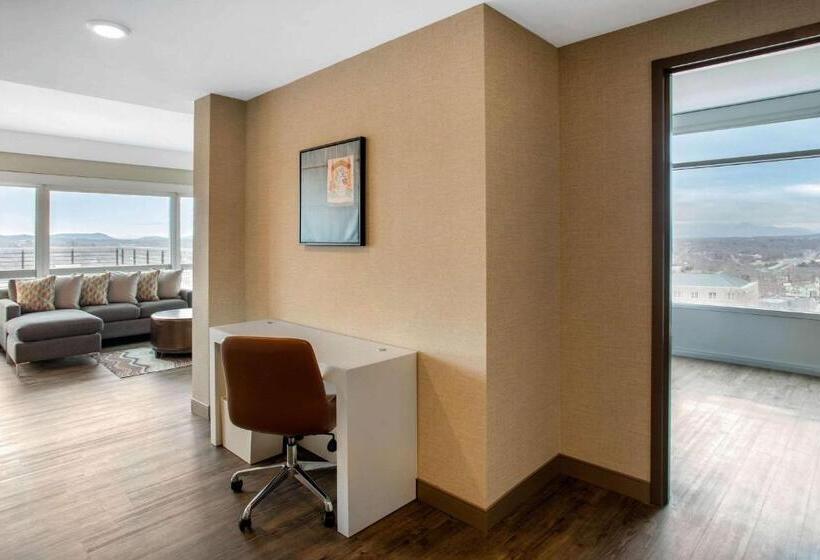 Люкс 2 Спальни, Cambria Hotel Downtown Asheville