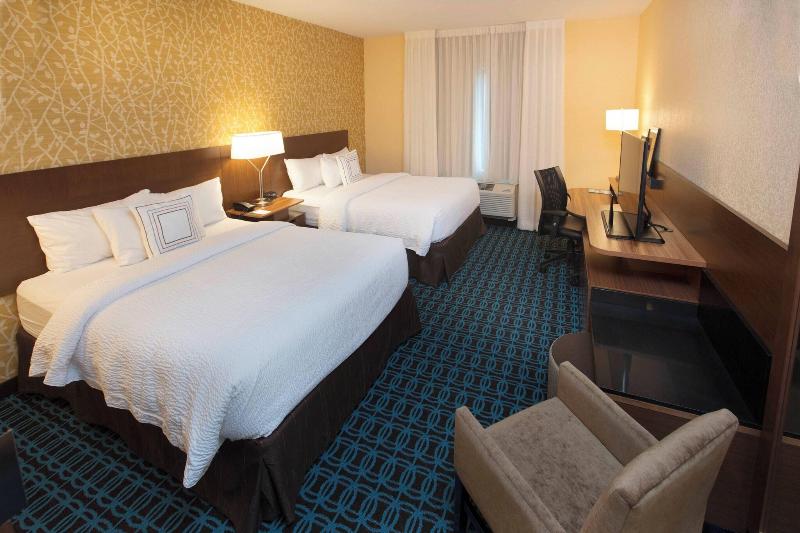 Номер Стандарт Вид на Озеро, Fairfield Inn & Suites By Marriott Detroit Lakes