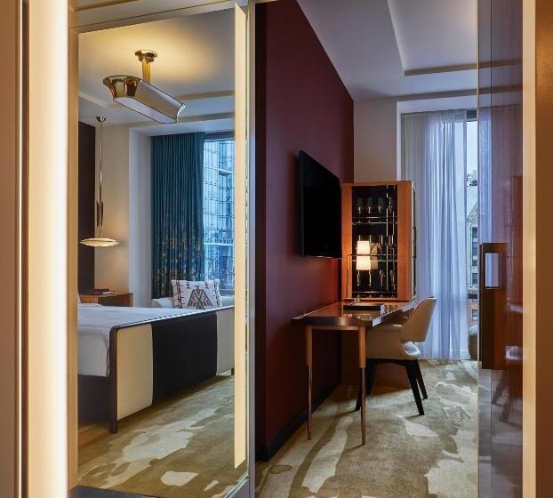 חדר דלוקס מותאם לאנשים עם מוגבלויות, Viceroy Chicago