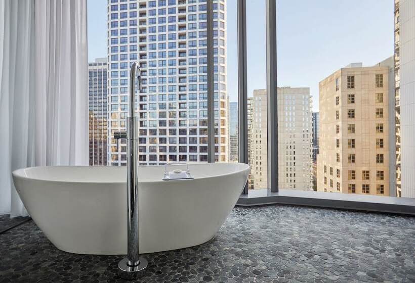 סוויטת ג'וניור עם טרסה, Viceroy Chicago