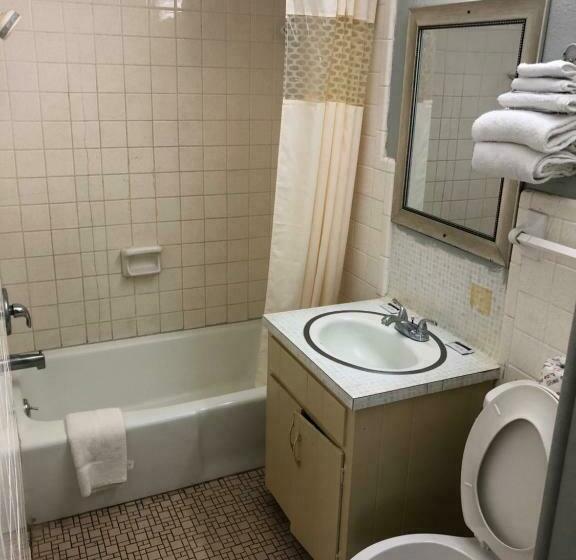 Номер Economy Индивидуальный, Budget Inn