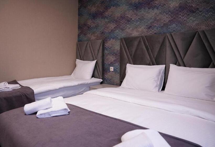 اتاق خانوادگی, Mini Hotel Ocean