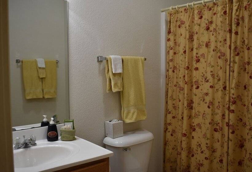 Номер Стандарт, Hermann Crown Suites