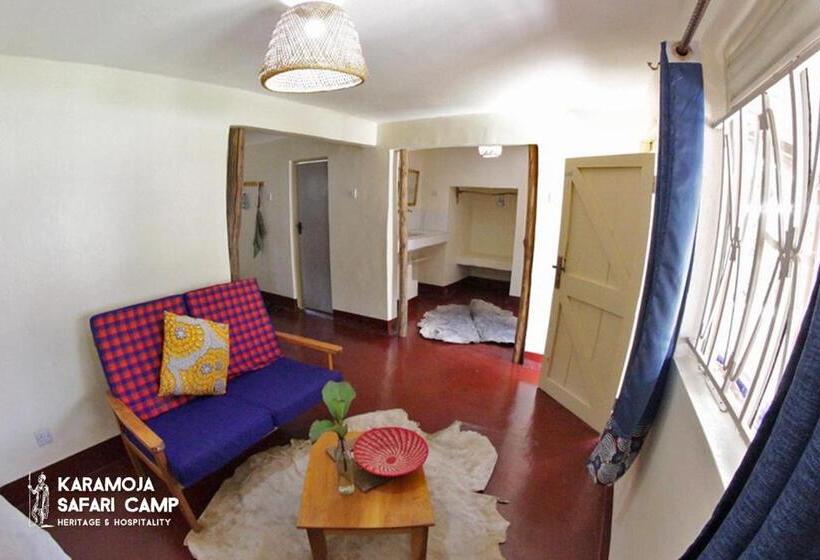 استودیوی استاندارد, Kara Tunga Safari Camp