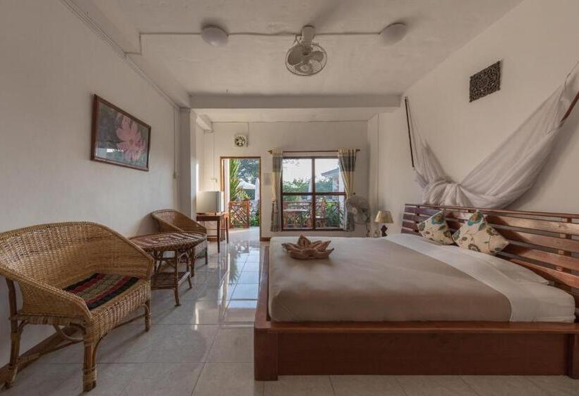 Номер Стандарт с Балконом, Baba Guesthouse