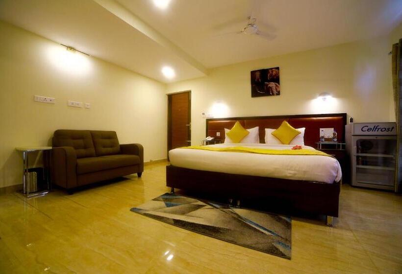 Люкс Мастер, D Breeze Suites