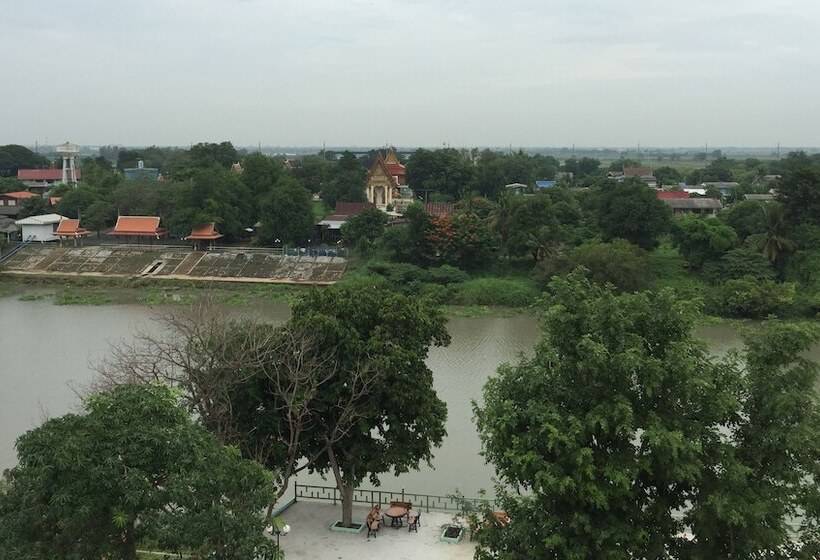 リバービュースイート, Toh Buk Seng Ayutthaya