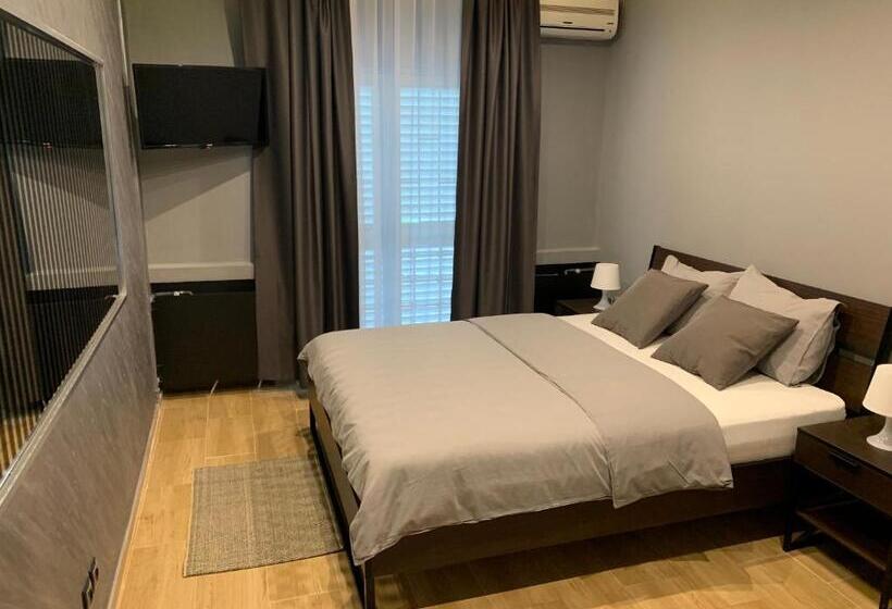 اتاق لوکس, Motel Stari Hrast