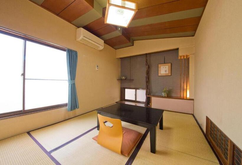 Номер Economy с общей ванной комнатой, Ryokan Seifuso