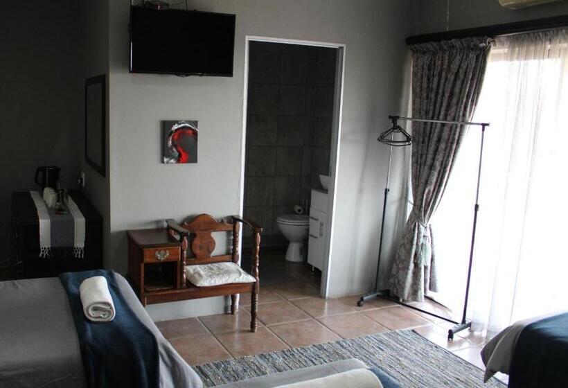 Quarto Familiar, Wild Medlar Accommodation & Venue