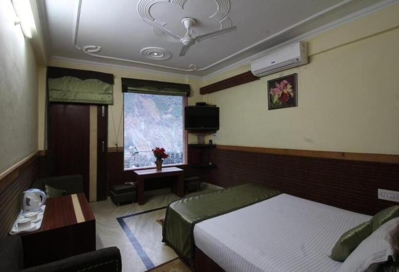 Номер Deluxe, Goroomgo Hotel Gandhi S Paradise Dharamshala