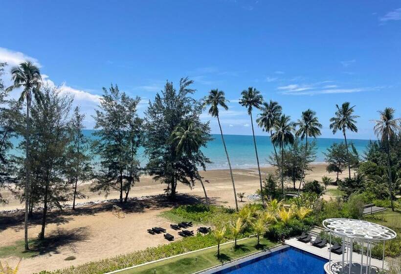 Студио Стандарт Вид на Бассейн, Getawayhub Roxy Sematan Beach Apartment
