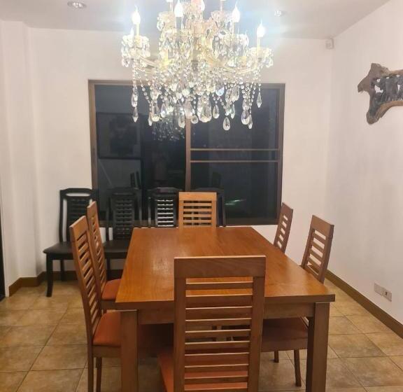 Семейный Номер, Poo Villa Rawai