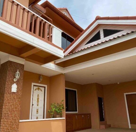 Семейный Номер, Poo Villa Rawai